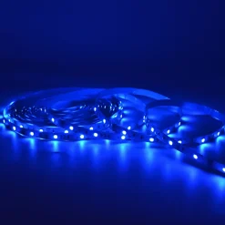 Ruban lumineux Berin LED intégrée variation de couleurs IP20 dimmable 30W L.1500cm blanc GoodHome