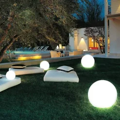 SOLAR NOVA : Sphère LED RGB à recharge solaire 25 cm