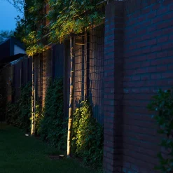 Spot de jardin noir avec cordon et prise 230 cm IP65 - Basic