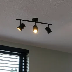 Spot moderne noir orientable 3 lumières - Jeana