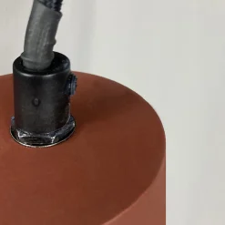 Suspension lumineuse ajustable en béton rouge - CALO 5164