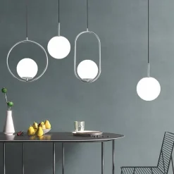 Suspension Plafonnier Nordique, Aluminium Chromé, Abat-jour Boule en Verre E27, Idéale pour Salon et Salle à Manger