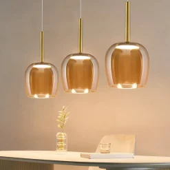 Suspension raffinée cloche dorée verre ambré LED intégrée - Eriska