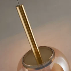 Suspension raffinée cloche dorée verre ambré LED intégrée - Eriska