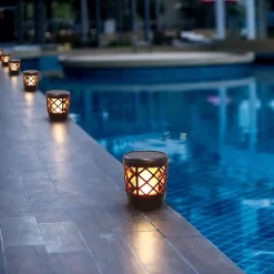 Torche Solaire LED Effet Flamme Éclairage Décoratif Autonome IP65